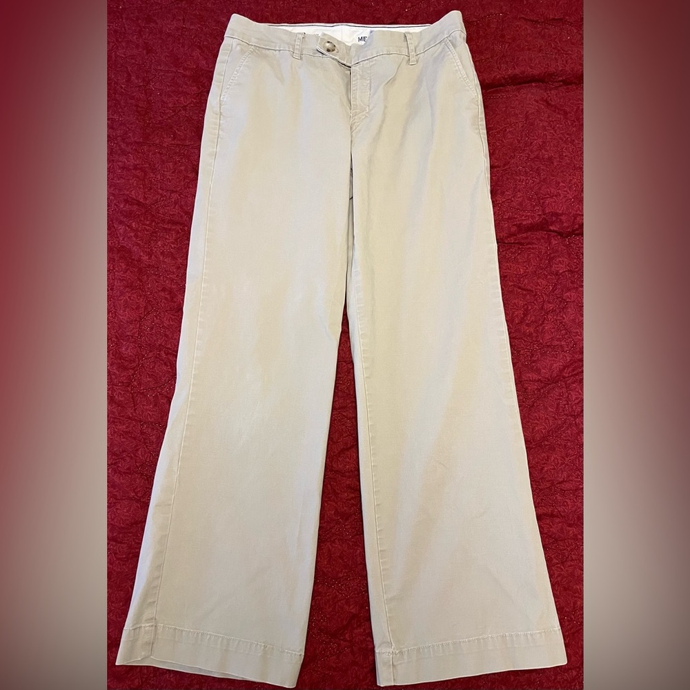 Eddie Bauer Mercer pants khaki. Women’s size 10 Short.